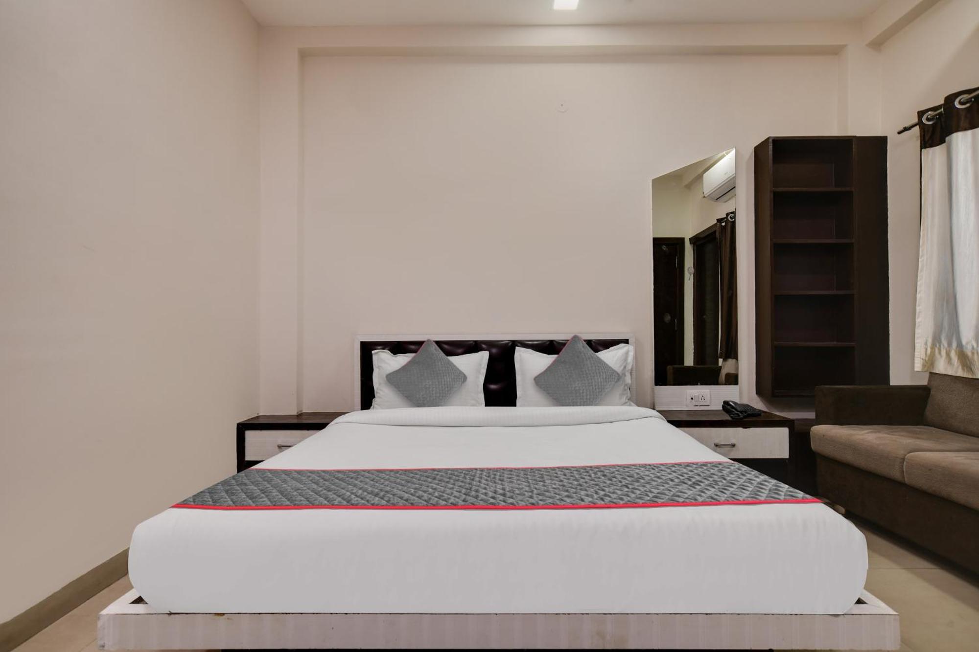 Townhouse Prime Stay インドール エクステリア 写真