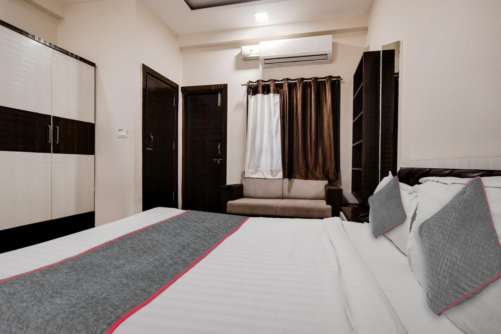 Townhouse Prime Stay インドール エクステリア 写真