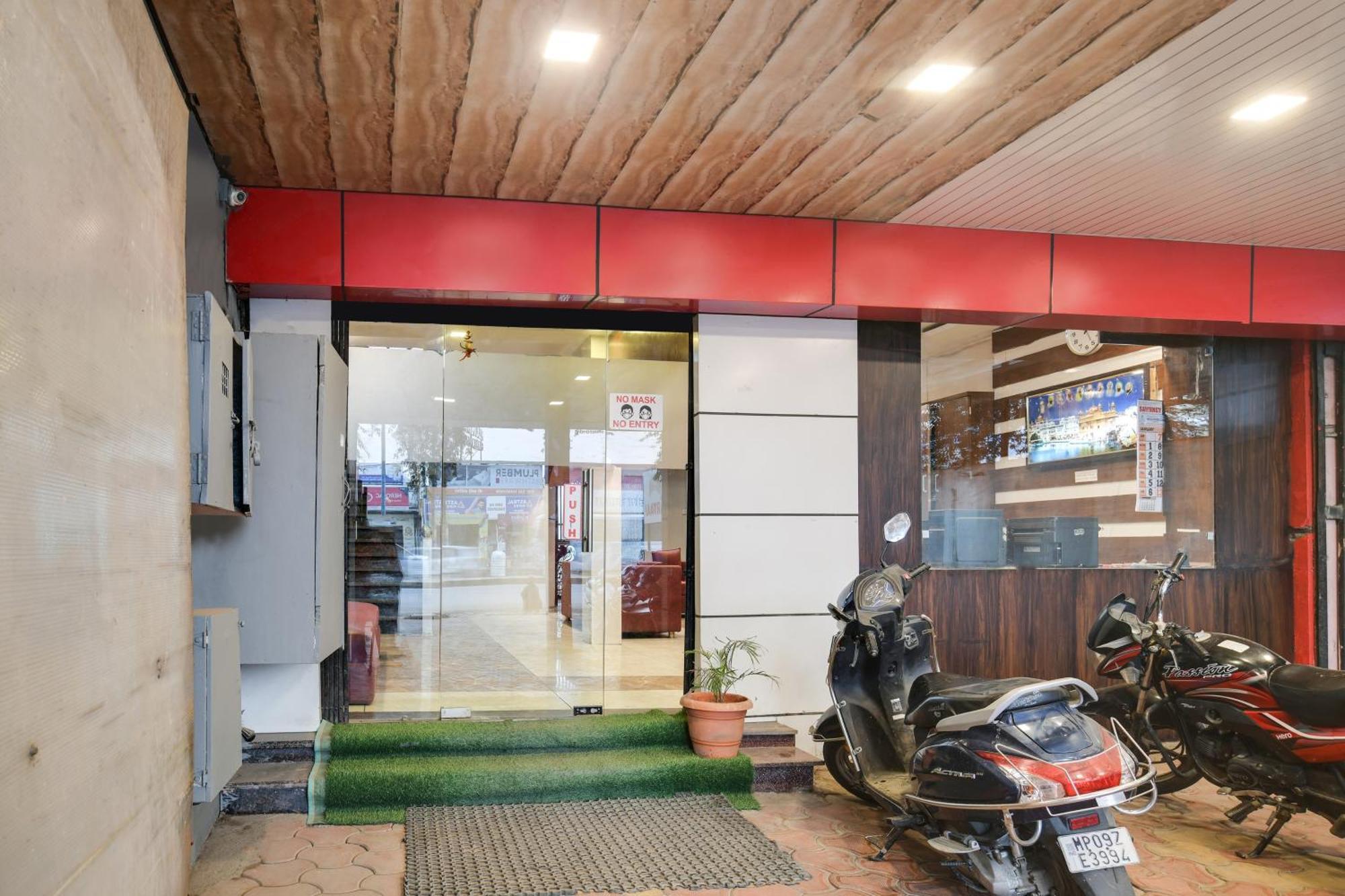 Townhouse Prime Stay インドール エクステリア 写真